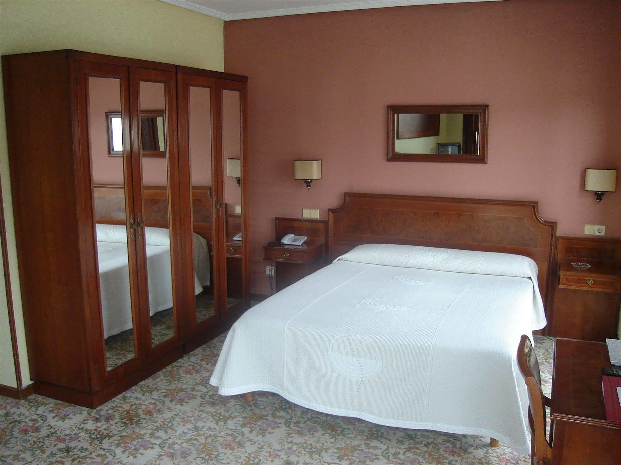 B&B Hotel Gijon Centro Begona Dış mekan fotoğraf